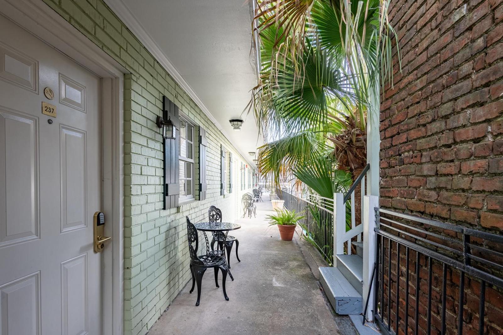 French Quarter Suites Hotel New Orleans Eksteriør billede